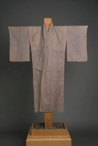 [Taupe kimono with twisted ribbon pattern]