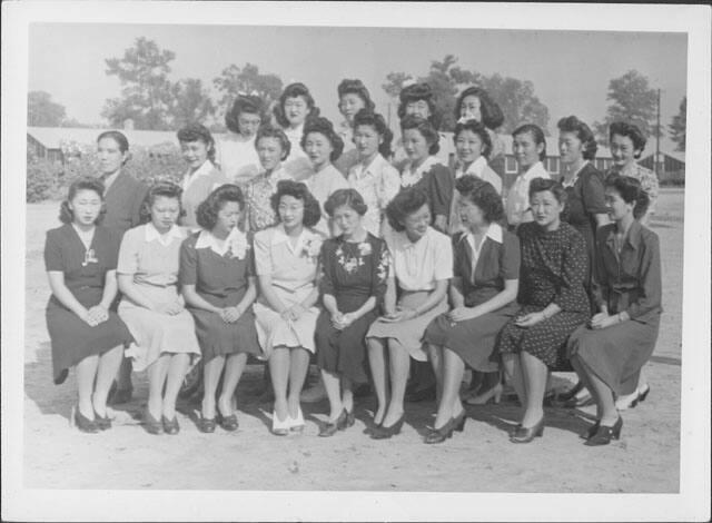 [Group of women posing outdoors, Rohwer, Arkansas, November 4, 1944]