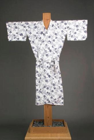 [White yukata with navy flowers and leaves design, 193-]