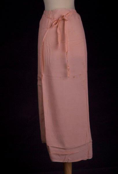 [Peach koshimaki (underskirt) with red leaf design]