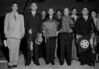 [Reverend Shozen Nakayama of Tenrikyo of Japan visiting Los Angeles, California, August 10, 1951]