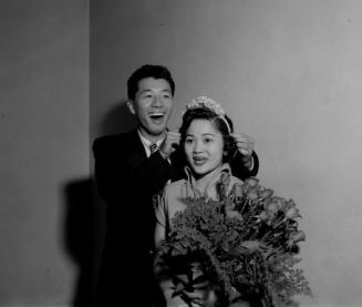[Lillian Tataki crowned LACC student Nisei Alpha queen, Los Angeles, California, September 30, 1955]