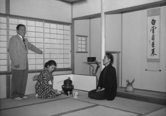 [Mrs. Sosei Matsumoto preparing tea for Headmaster of Urasenke in Japan at Matsumoto residence, Los Angeles, California, October 17, 1956]
