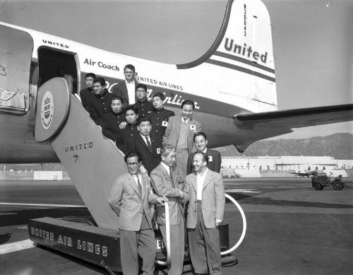 [Arrival of Japanese wrestling team at airport in California, February 1955]