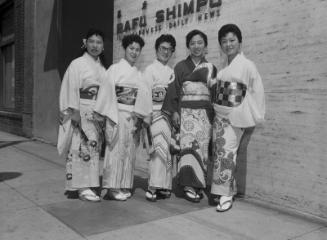 [Women lawyers from Japan in front of Rafu Shimpo -- Naniwa-bushi group in front of Rafu Shimpo, Los Angeles, California, August 1958]