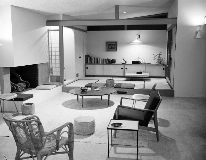 [Kenneth M. Nishimoto at home in San Rapahel hills, Pasadena, California, December 3, 1959]