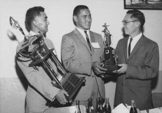 [Oliver trophy award presentation to outstanding athlete and leader, Takeo Yamamoto, at San Kwo Low restaurant, Los Angeles, California, September 29, 1962]
