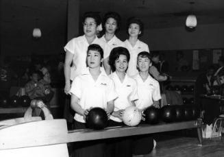 [Champion women's bowling team at Holiday Bowl, Los Angeles, California, November 19, 1962]