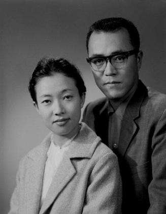 [Mr. and Mrs. Ono, half-portrait, Los Angeles, California, 1963]