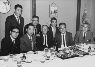 [Tokyo Mainichi staff at Eigiku restaurant, Los Angeles, California, April 30, 1964]