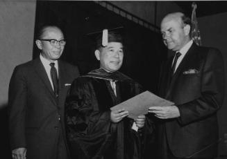 [Ibaraki Prefecture Governor receiving honorary law degree at Pepperdine University, Los Angeles, California, September 2, 1966]