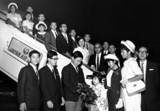 [Kagoshima-ken High School group at Los Angeles International Airport and banquet at Kawafuku restaurant, Los Angeles, California,July 1966]