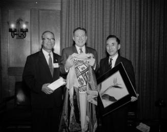 [Los Angeles Mayor Sam Yorty exchanges gifts with unknown Japanese group, California, 1966?]
