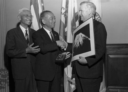 [Governor Yutaka Takeyama of Shizuoka visits Los Angeles Mayor's office at Los Angeles City Hall, Los Angeles, California, July 31, 1969]