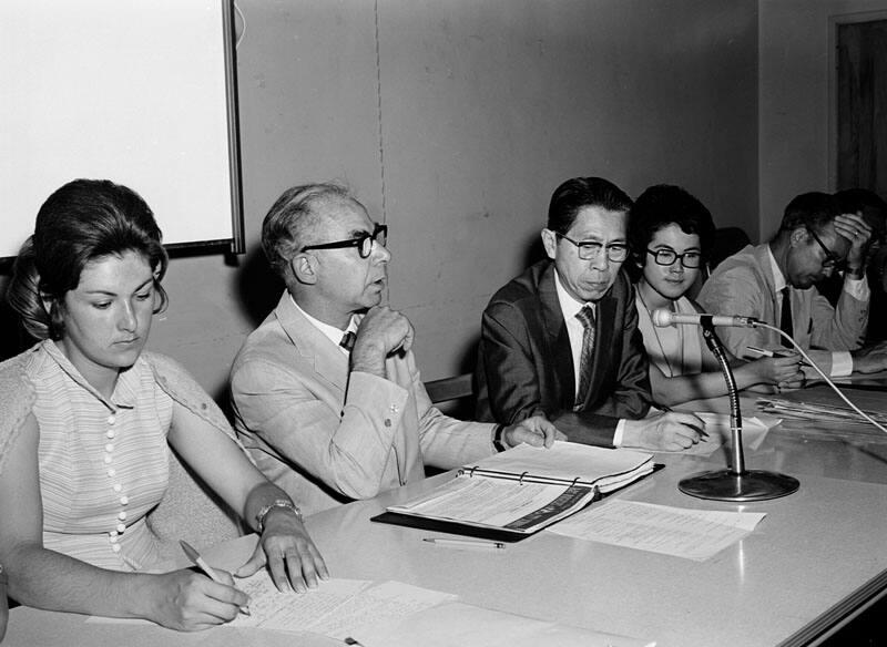 [Los Angeles City School System Japanese language progam panel discussion at the J.C. office, California, July 14, 1970]