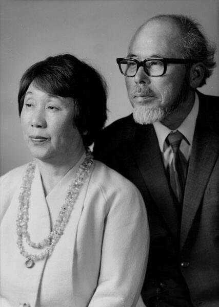 [Iri and Toshiko Maruki, half-portrait, Los Angeles, California, November 21, 1970]