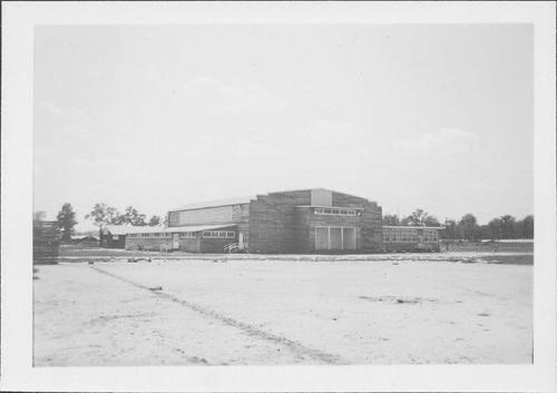 [Large building, Rohwer, Arkansas, 1942-1945]