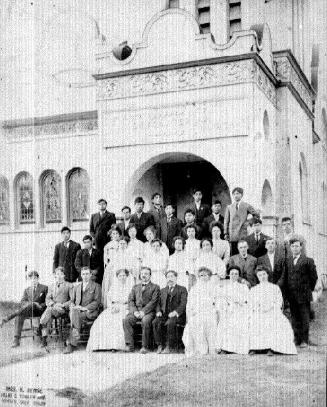 [Group of Caucasian men and women with issei men in Bible study of First Presbyterian Church, Fowler, California, 1916]